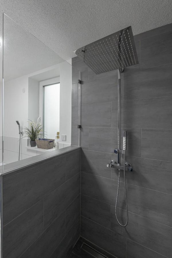 Exklusive Neubau-Ferienwohnung Mit Fernsicht 콘스탄츠 외부 사진